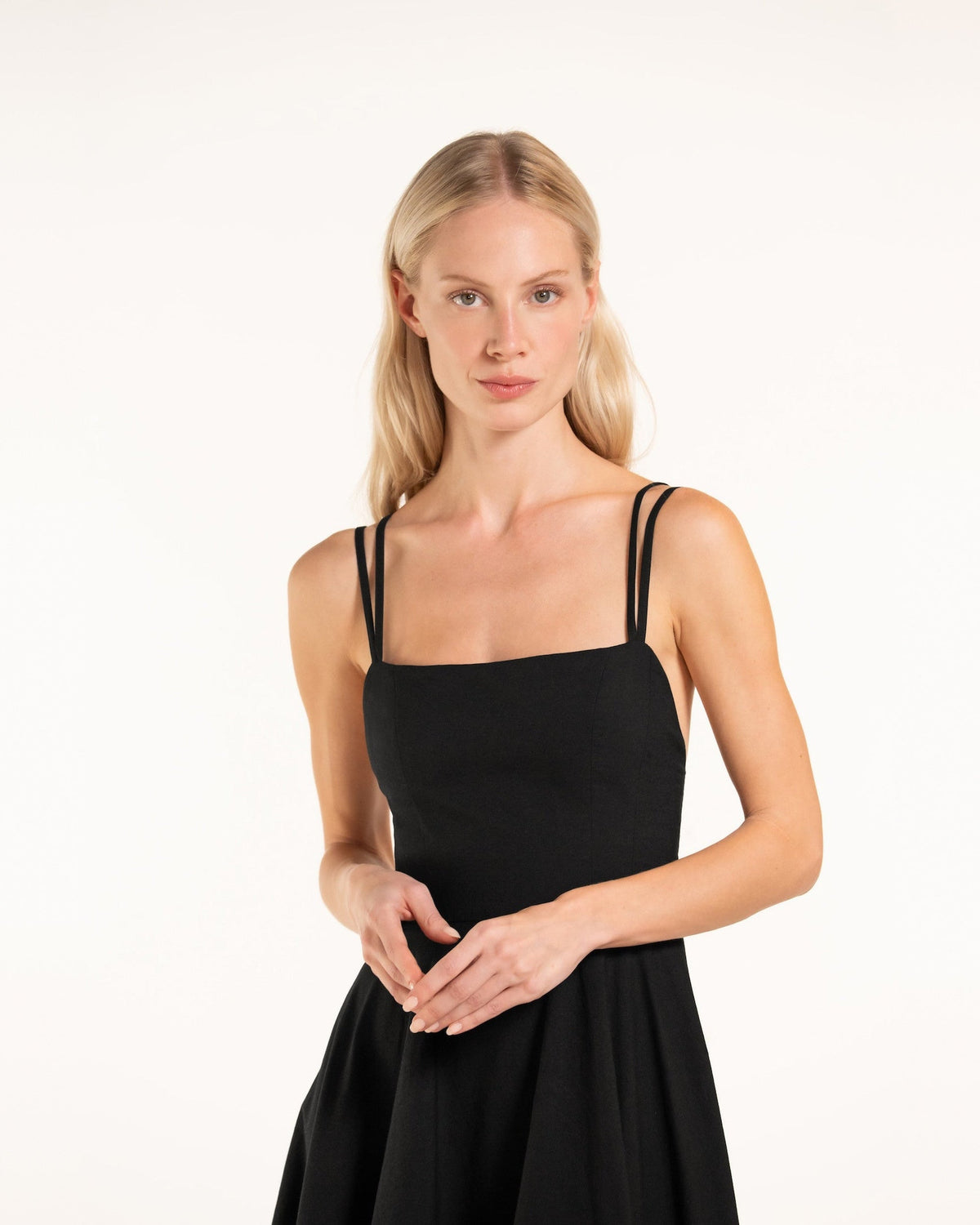 Zhiggie Alvana Dress in black