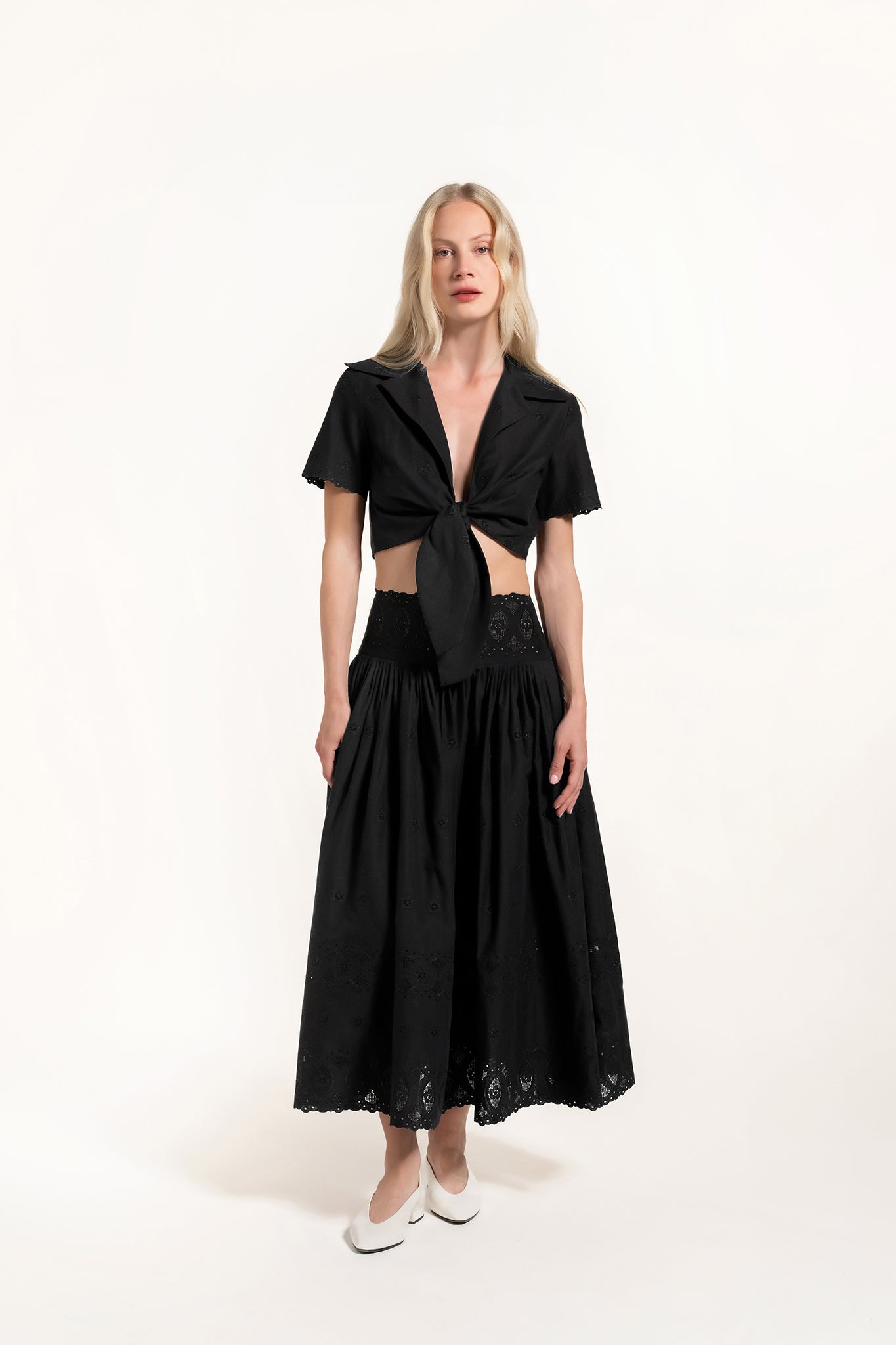 Zhiggie Demma Skirt in black daisy