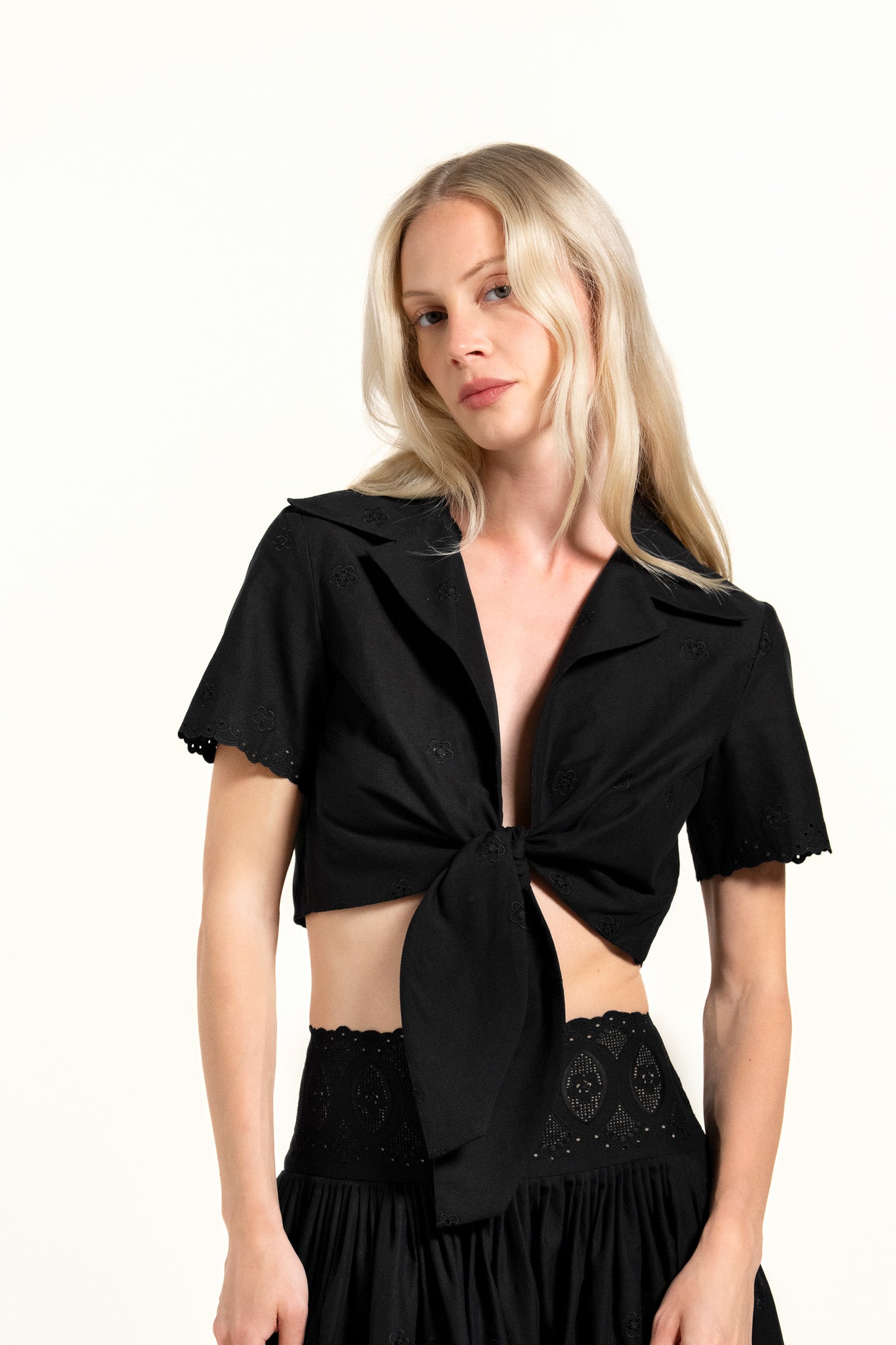 Dissi Top - Black - Daisy