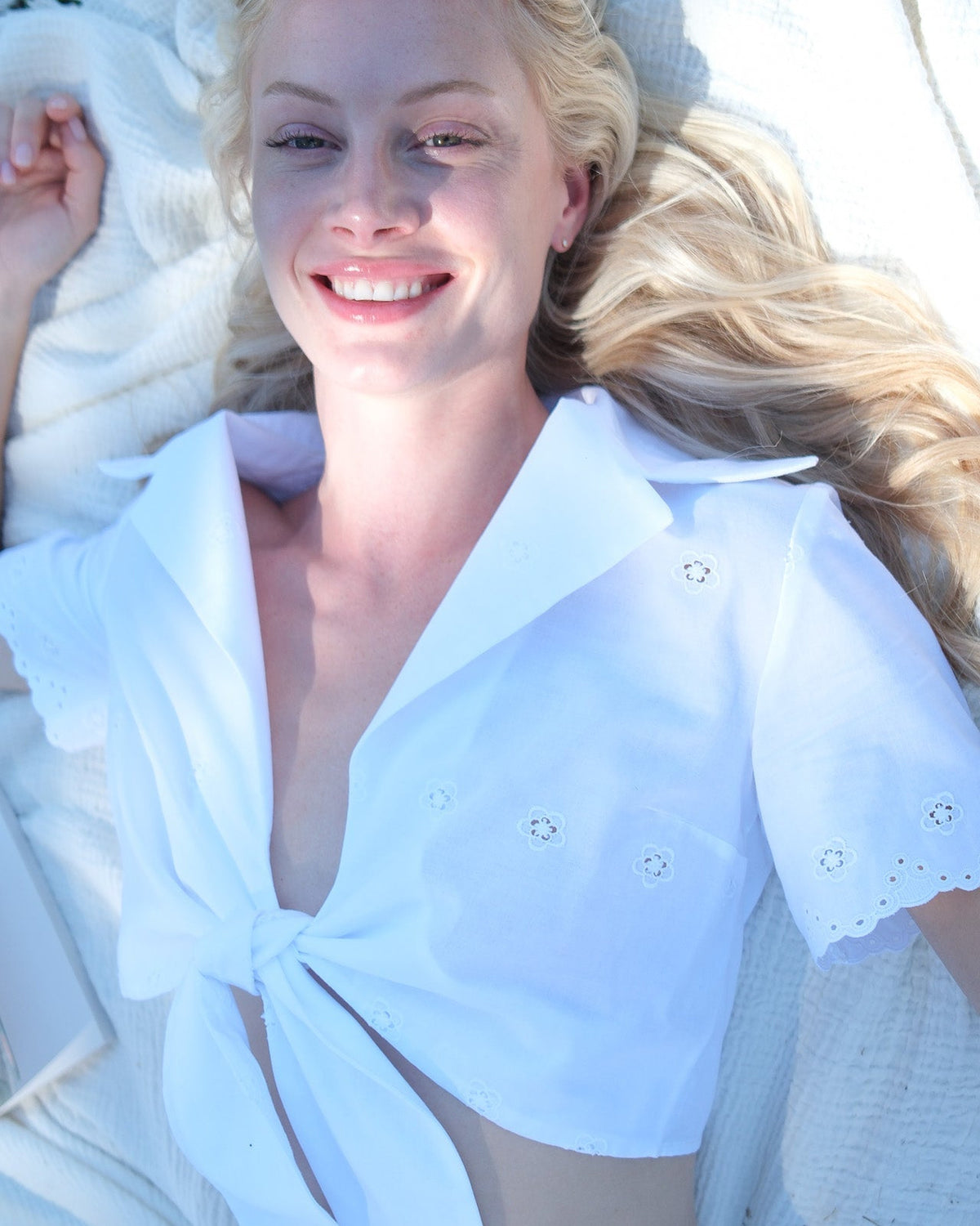 Zhiggie Dissi Top in white daisy