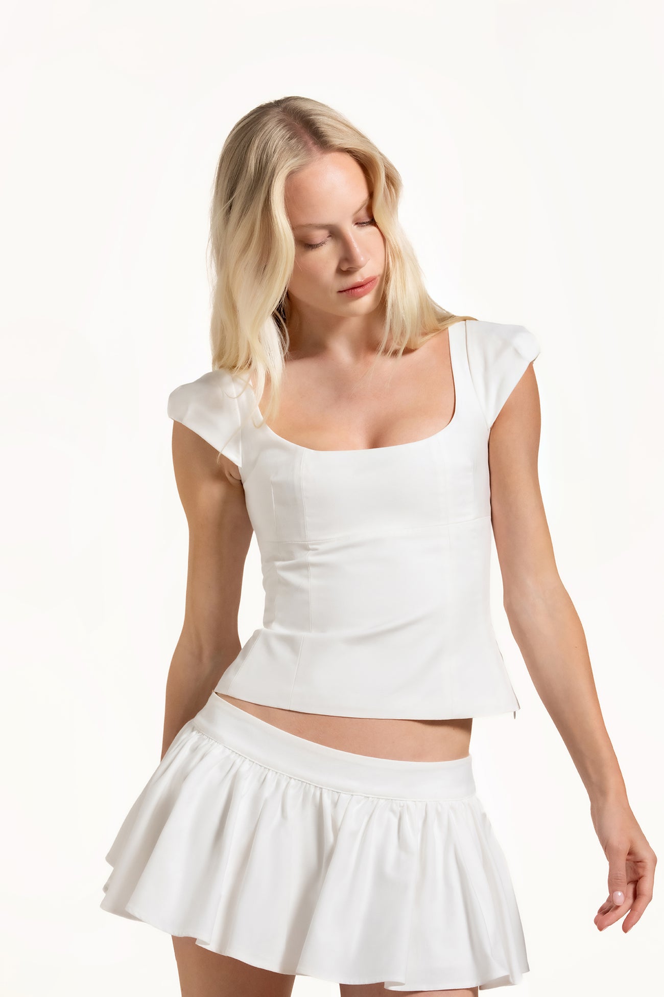 Zhiggie Dusana Top in white
