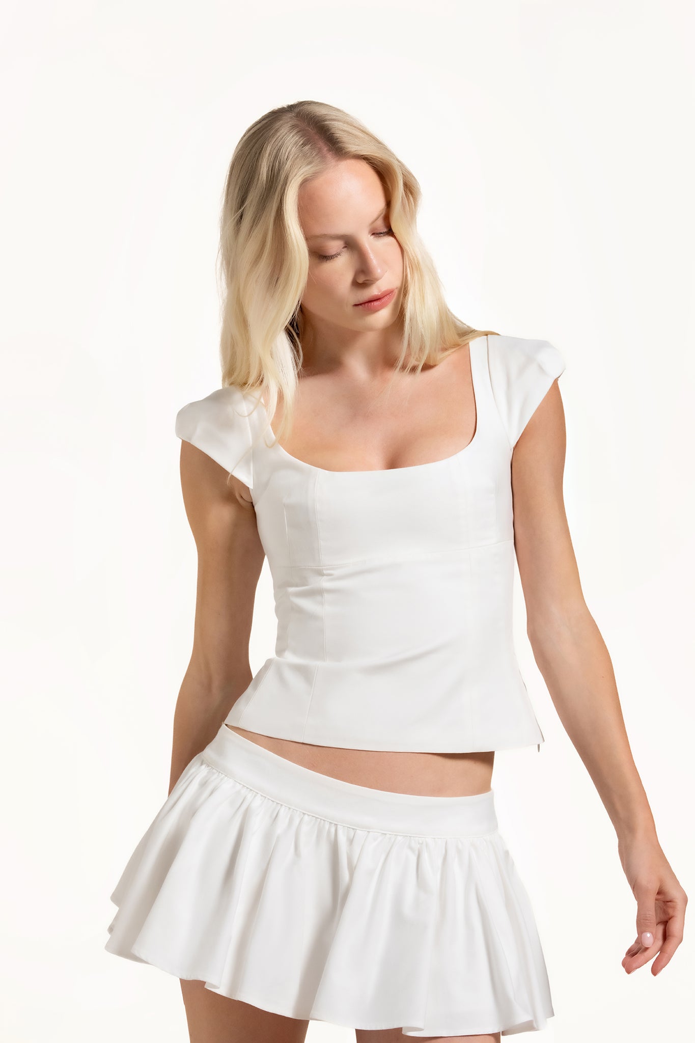 Zhiggie Dusana Top in white