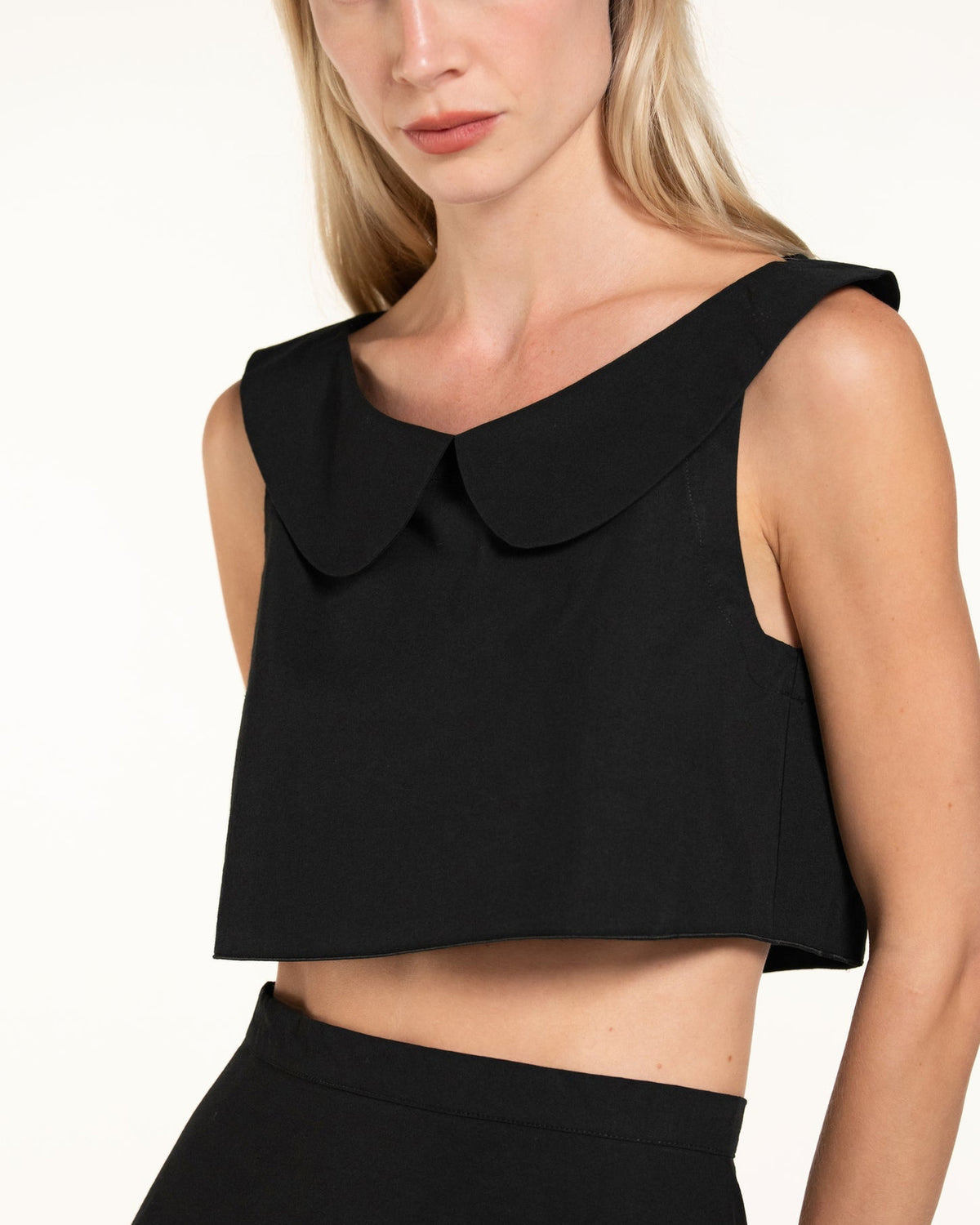 Zhiggie Gabriella Top in black