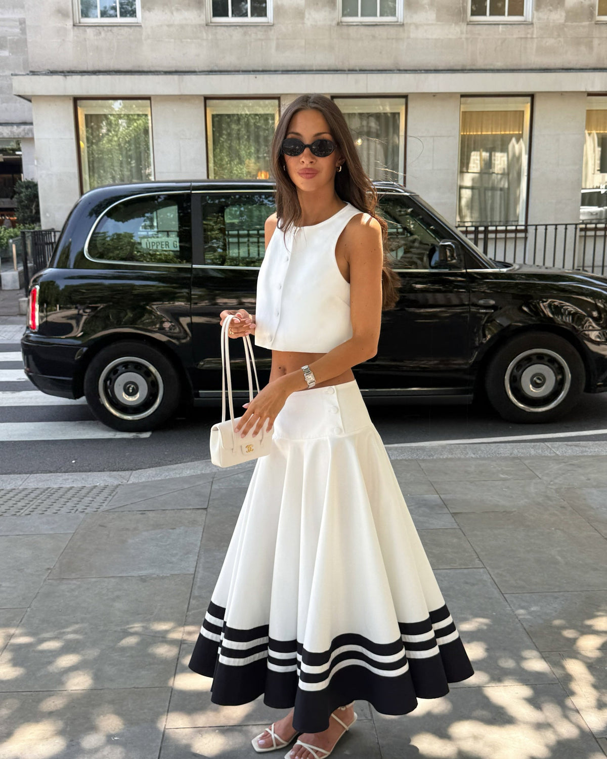 Dacha Top white, worn with the Désirée skirt